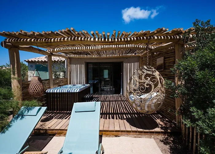 Le Hameau Des Pesquiers Ecolodge&Spa, Curio Collection By Hilton
